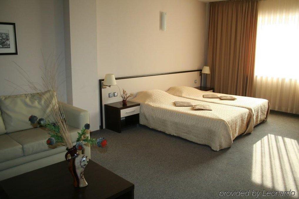 Kendros Hotel Plovdiv Ngoại thất bức ảnh