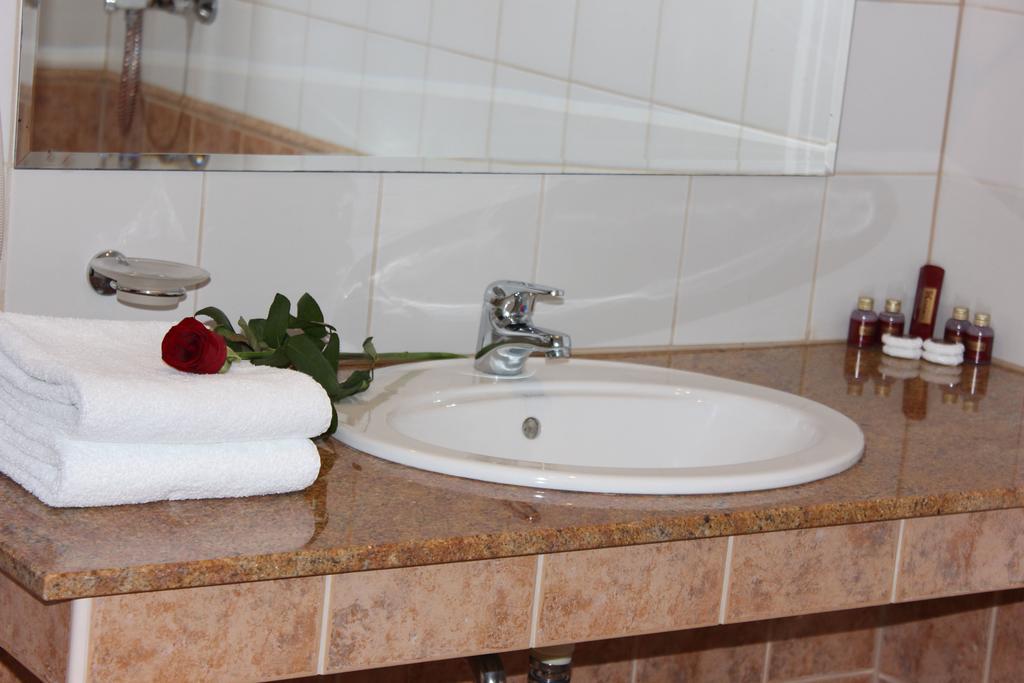 Kendros Hotel Plovdiv Ngoại thất bức ảnh