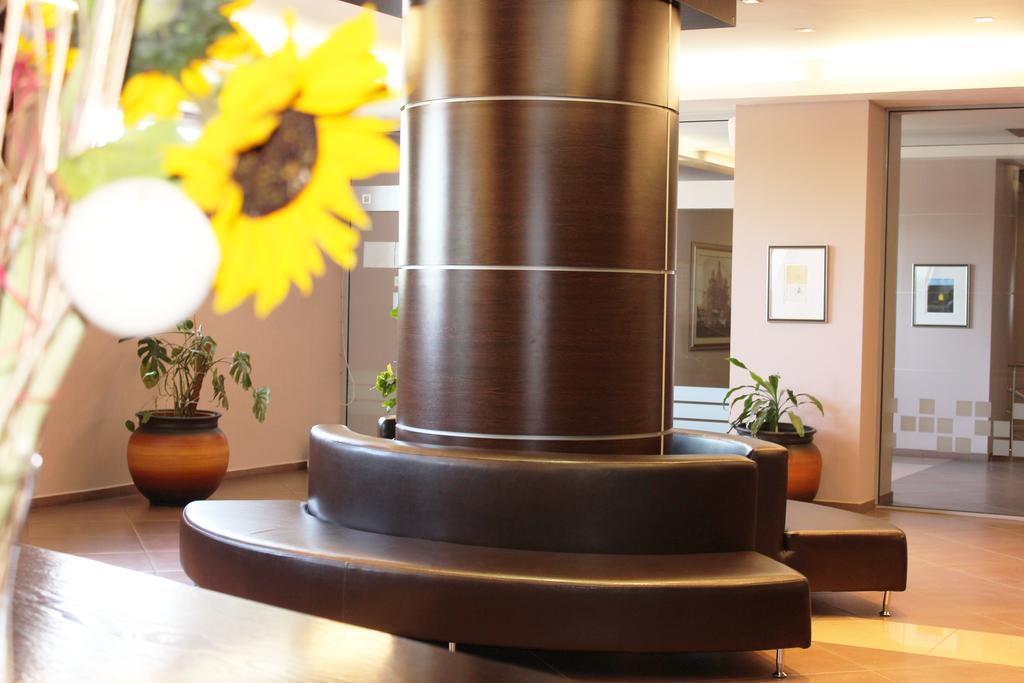 Kendros Hotel Plovdiv Ngoại thất bức ảnh