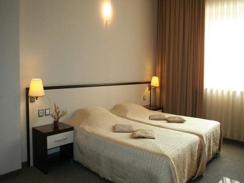 Kendros Hotel Plovdiv Ngoại thất bức ảnh