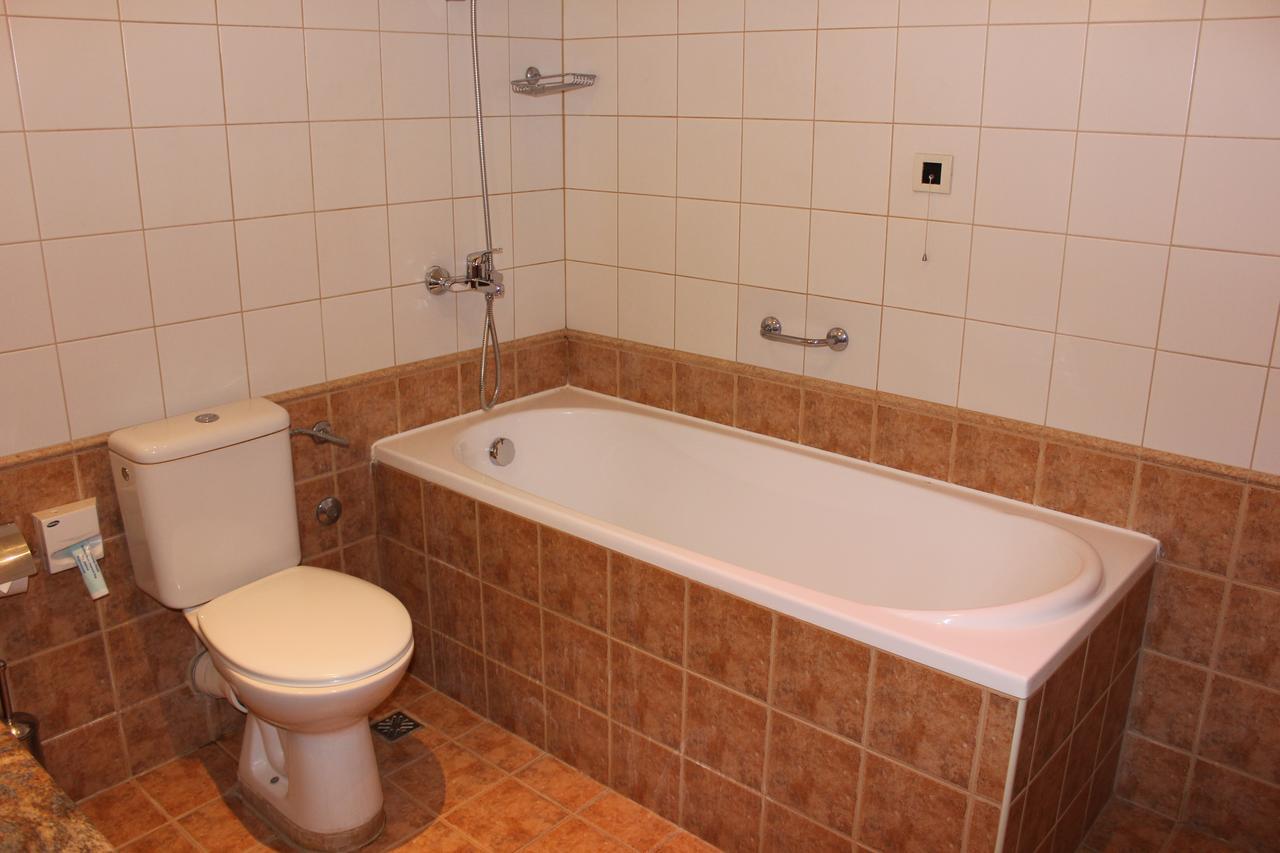 Kendros Hotel Plovdiv Ngoại thất bức ảnh