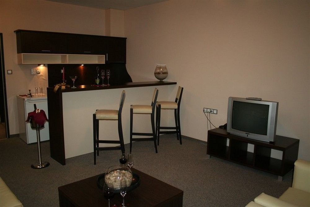 Kendros Hotel Plovdiv Ngoại thất bức ảnh