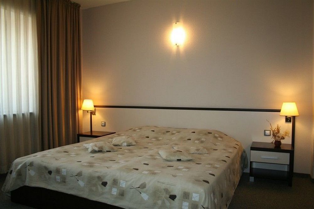 Kendros Hotel Plovdiv Ngoại thất bức ảnh